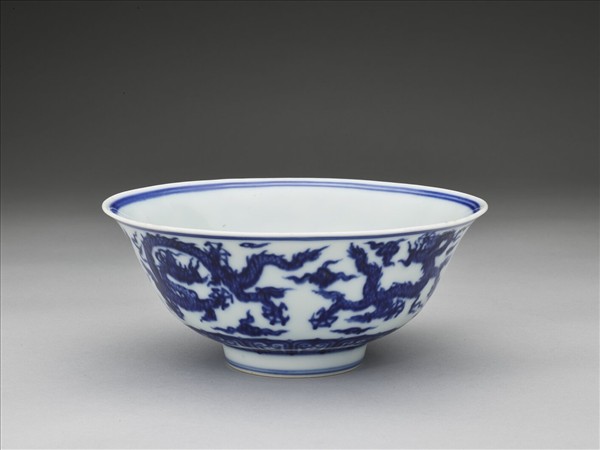 官窯 青花六龍紋碗