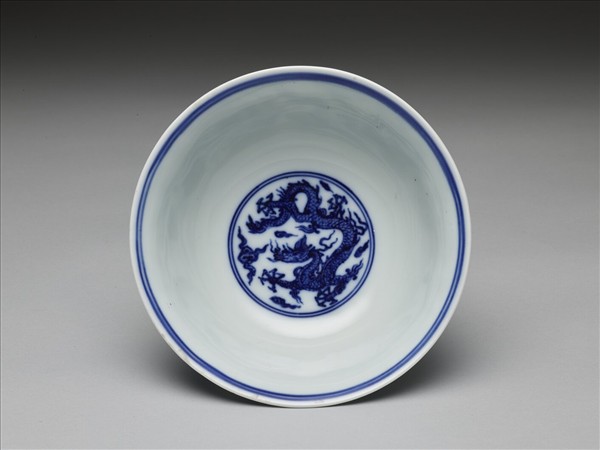 官窯 青花六龍紋碗