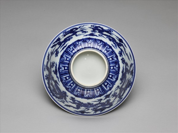 官窯 青花六龍紋碗