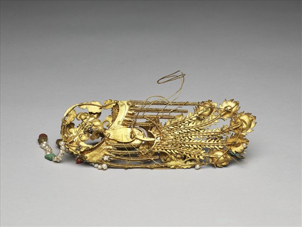 金纍絲點翠嵌珠寶鈿飾