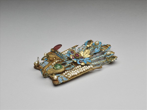 金纍絲點翠嵌珠寶鈿飾