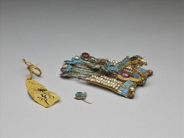 金纍絲點翠嵌珠寶鈿飾