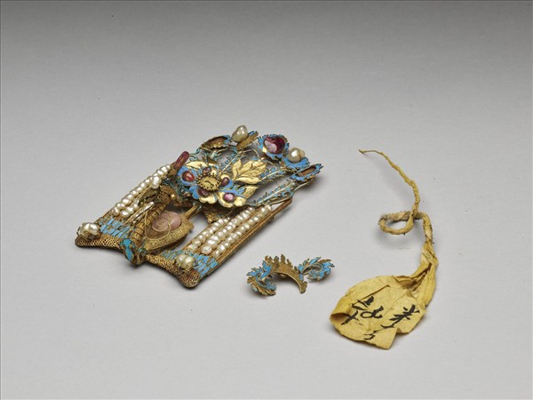 金纍絲點翠嵌珠寶鈿飾