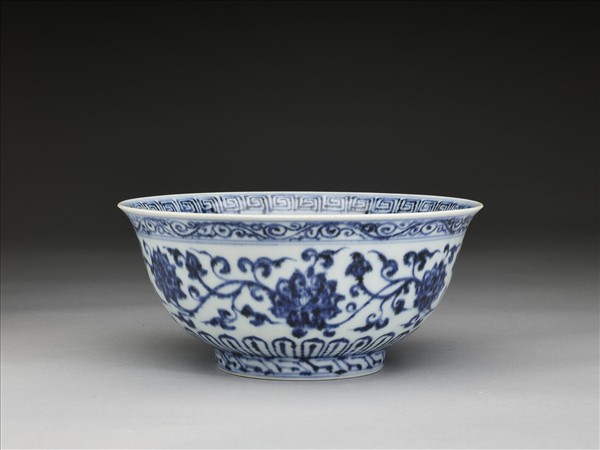 官窯 青花花卉紋碗
