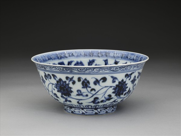 官窯 青花花卉紋碗