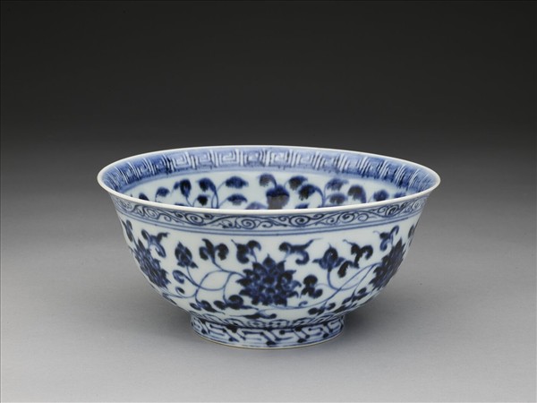 官窯 青花花卉紋碗