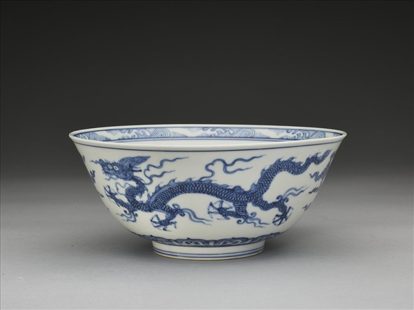 青花雲龍紋碗