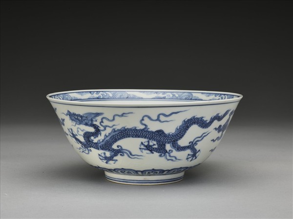 青花雲龍紋碗