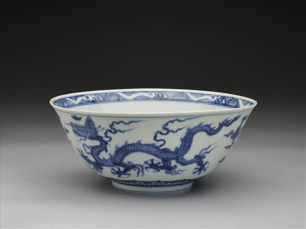 青花雲龍紋碗