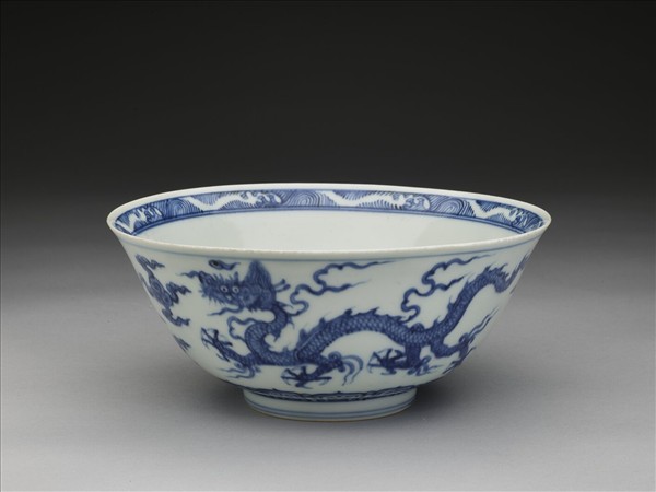 青花雲龍紋碗