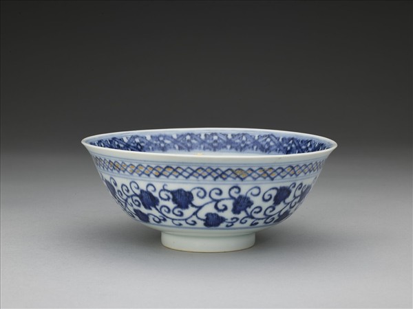 官窯 青花蓮花紋描金碗