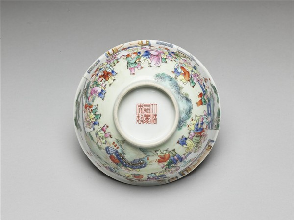 粉彩嬰戲圖碗