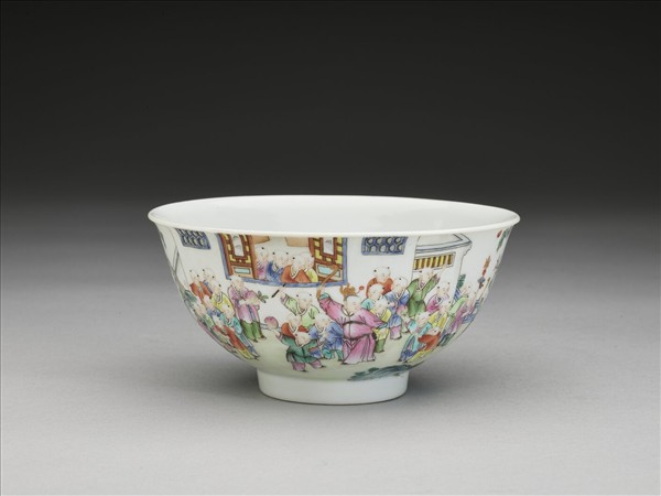 粉彩嬰戲圖碗