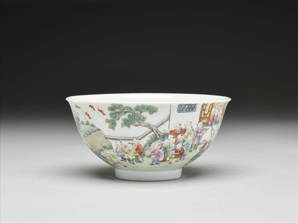 粉彩嬰戲圖碗