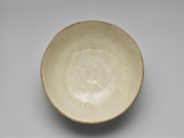 廣窯 月白劃花牡丹紋蓮瓣洗