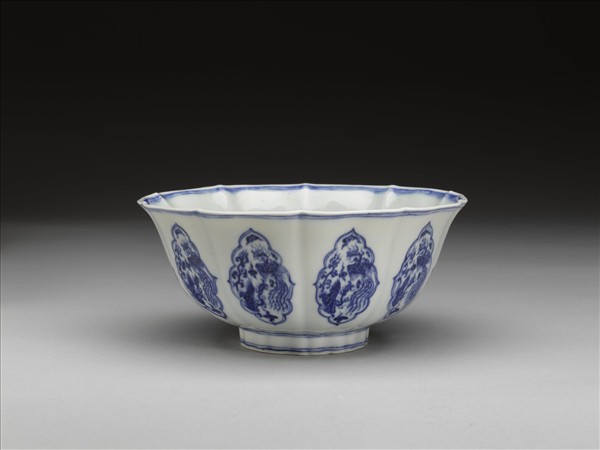 官窯 青花鳳凰牡丹花式碗