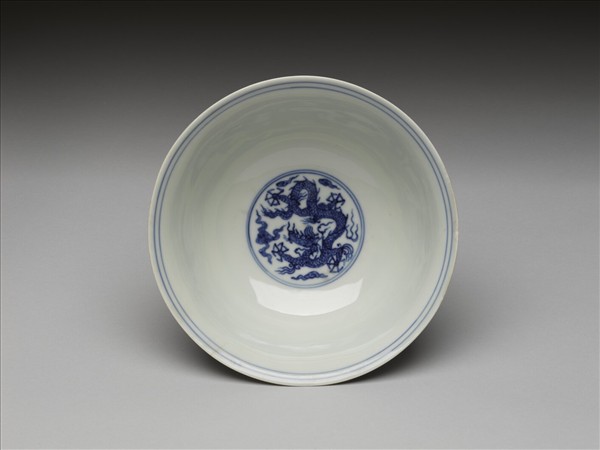 青花五龍紋碗
