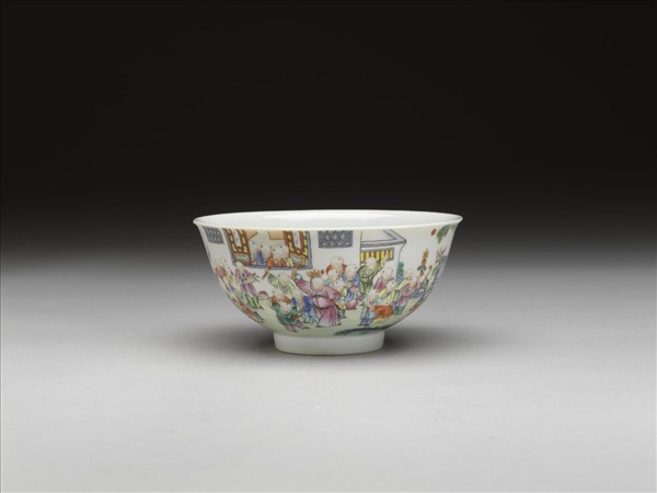 粉彩嬰戲圖碗