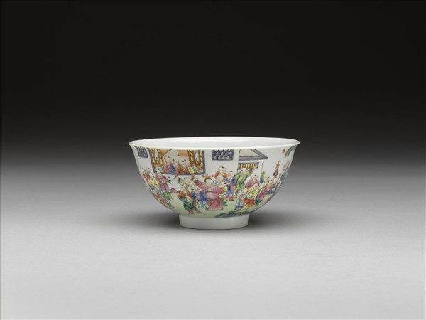 粉彩嬰戲圖碗