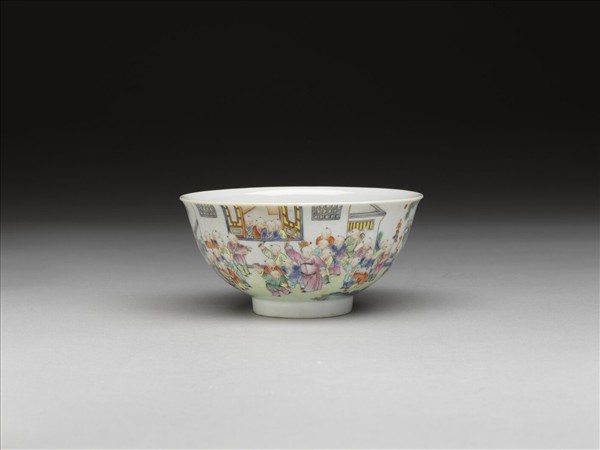 粉彩嬰戲圖碗