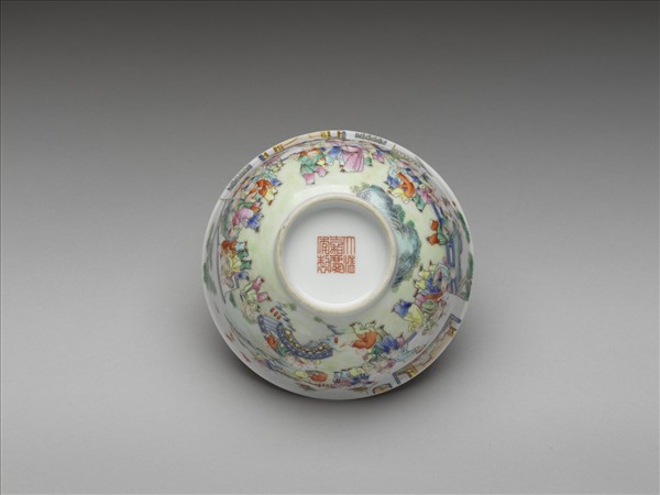粉彩嬰戲圖碗