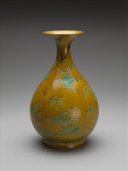 官窯 嬌黃綠彩雙龍紋玉壺春瓶