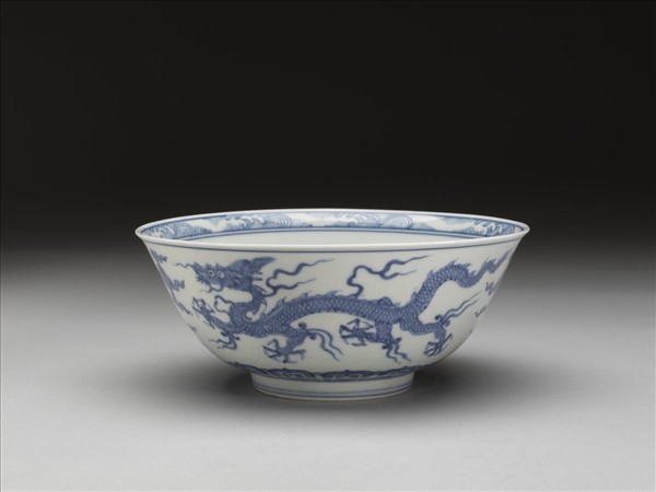 青花雲龍紋碗