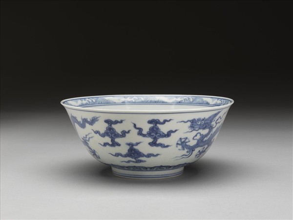 青花雲龍紋碗