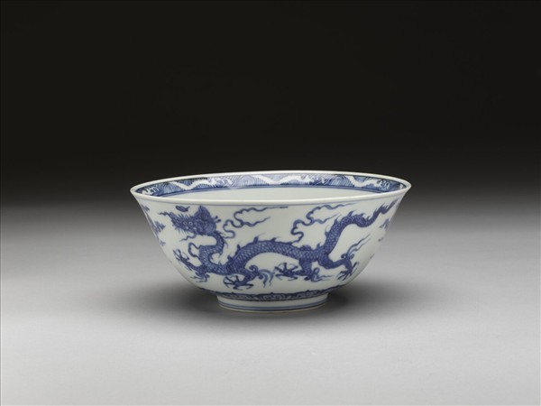 青花雲龍紋碗