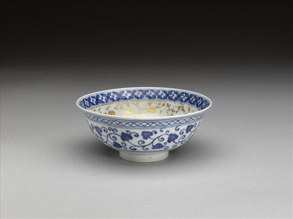 官窯 青花蓮花紋描金碗