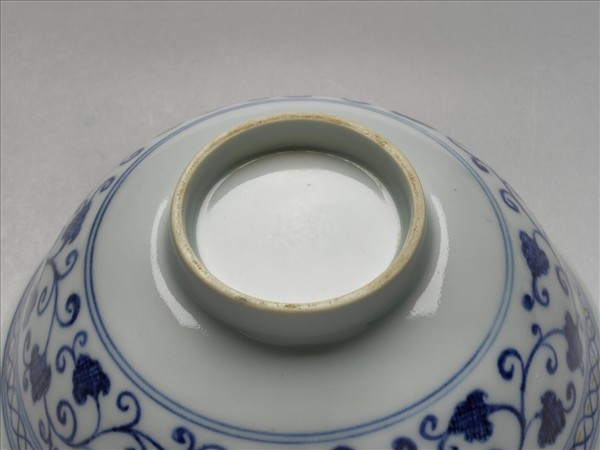 官窯 青花蓮花紋描金碗