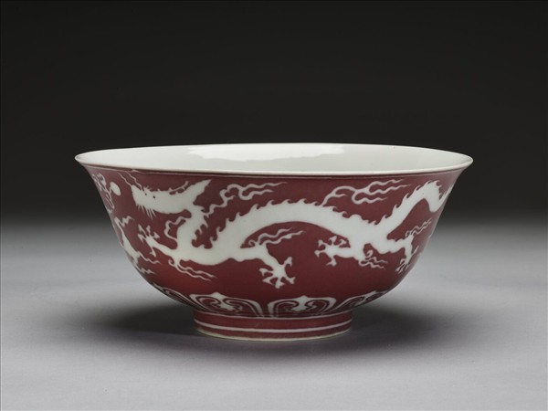 釉裡紅雙龍戲珠紋碗