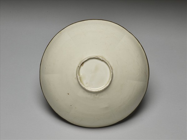 定窯 白瓷蓮花紋葵花式碗