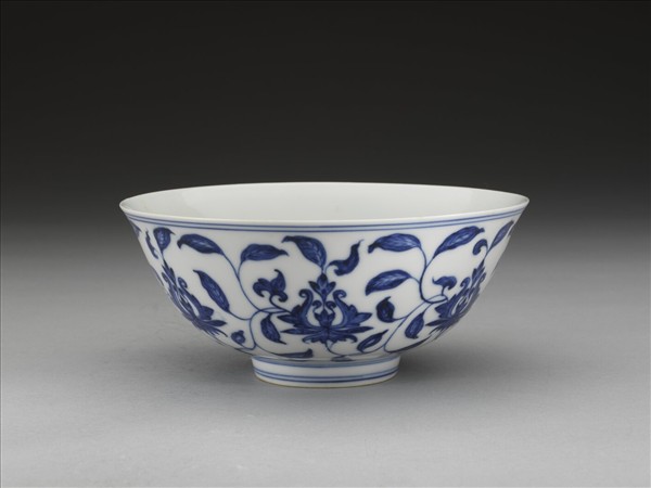 青花番蓮紋碗