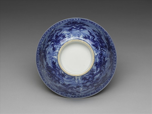 青花波濤龍紋碗