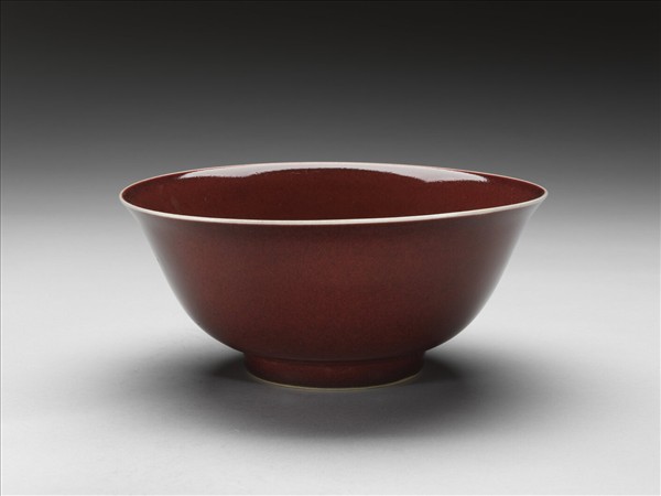 霽紅釉暗花碗