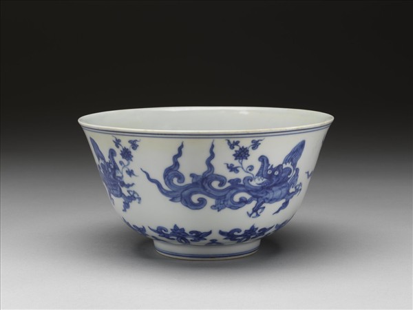 青花夔龍紋碗