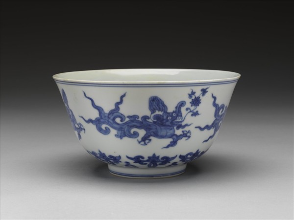青花夔龍紋碗