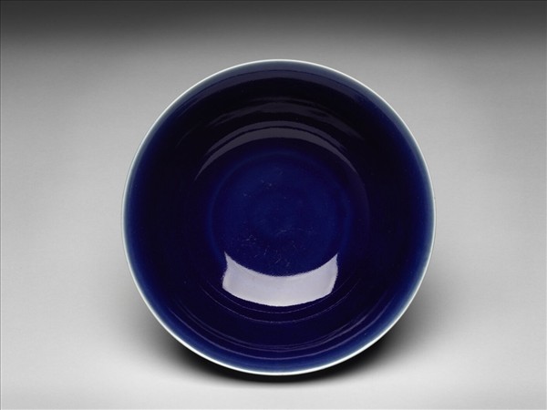 霽青暗花雙龍紋碗