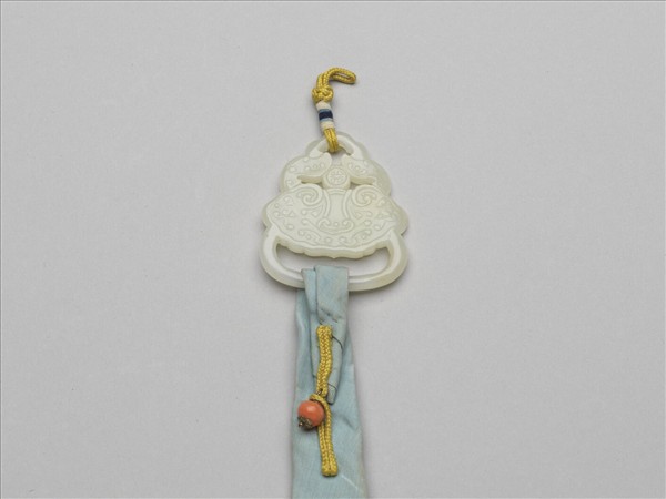 藍綢繡靈芝牡丹綵帨