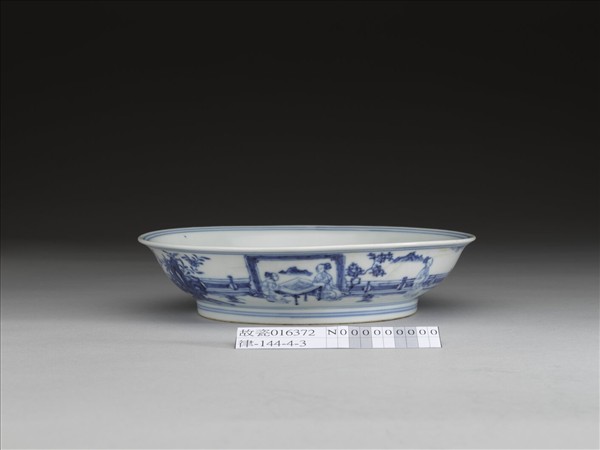 青花三友仕女圖盤