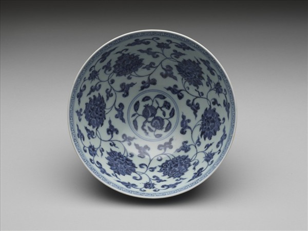 青花番蓮紋碗