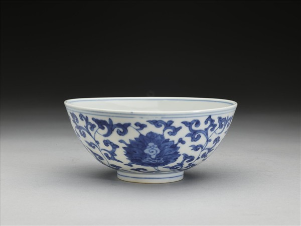 青花番蓮壽字紋碗