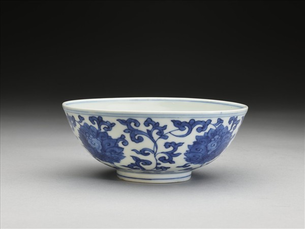 青花番蓮壽字紋碗