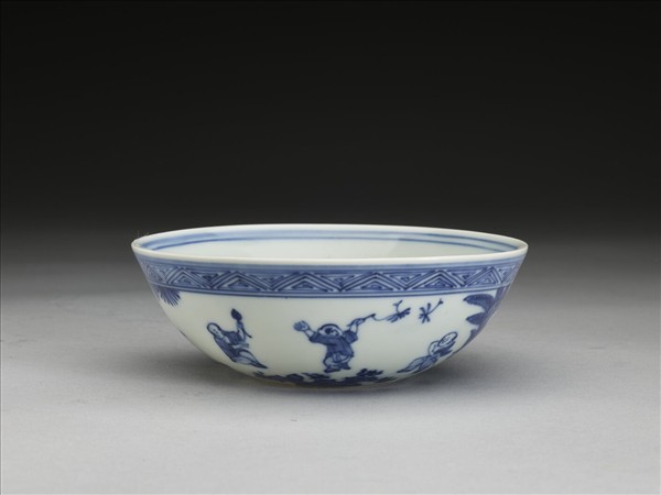 青花嬰戲圖碗