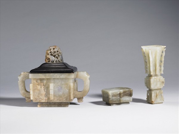 玉獸面紋長方爐