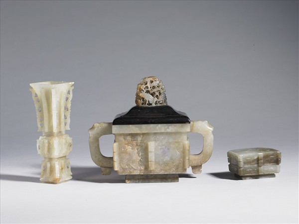 玉獸面紋長方爐