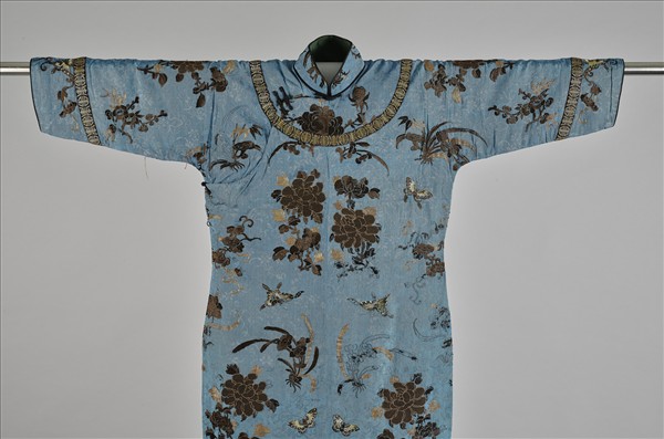 藍地繡牡丹旗袍