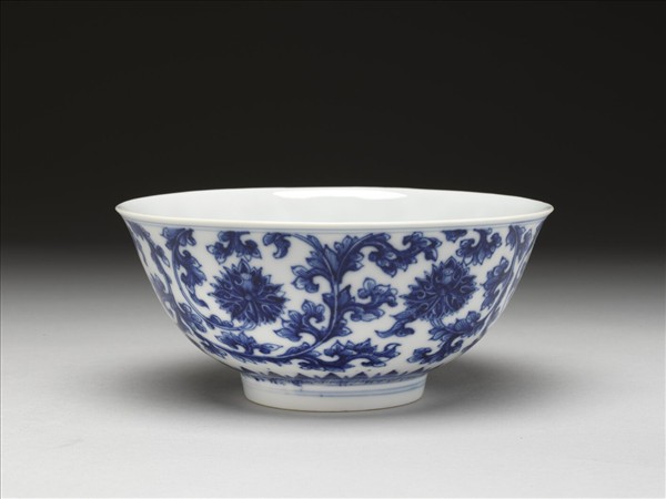 青花番蓮紋碗