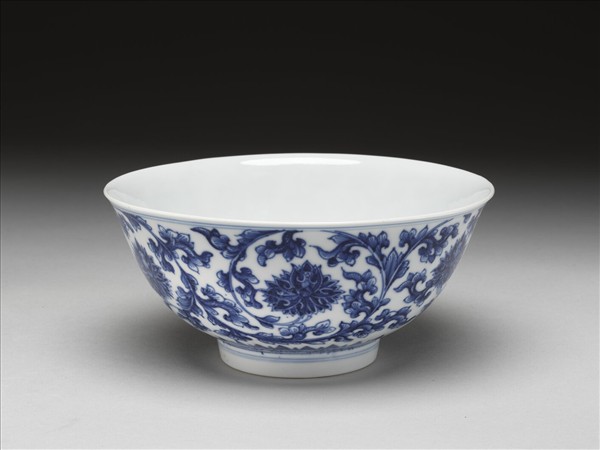 青花番蓮紋碗